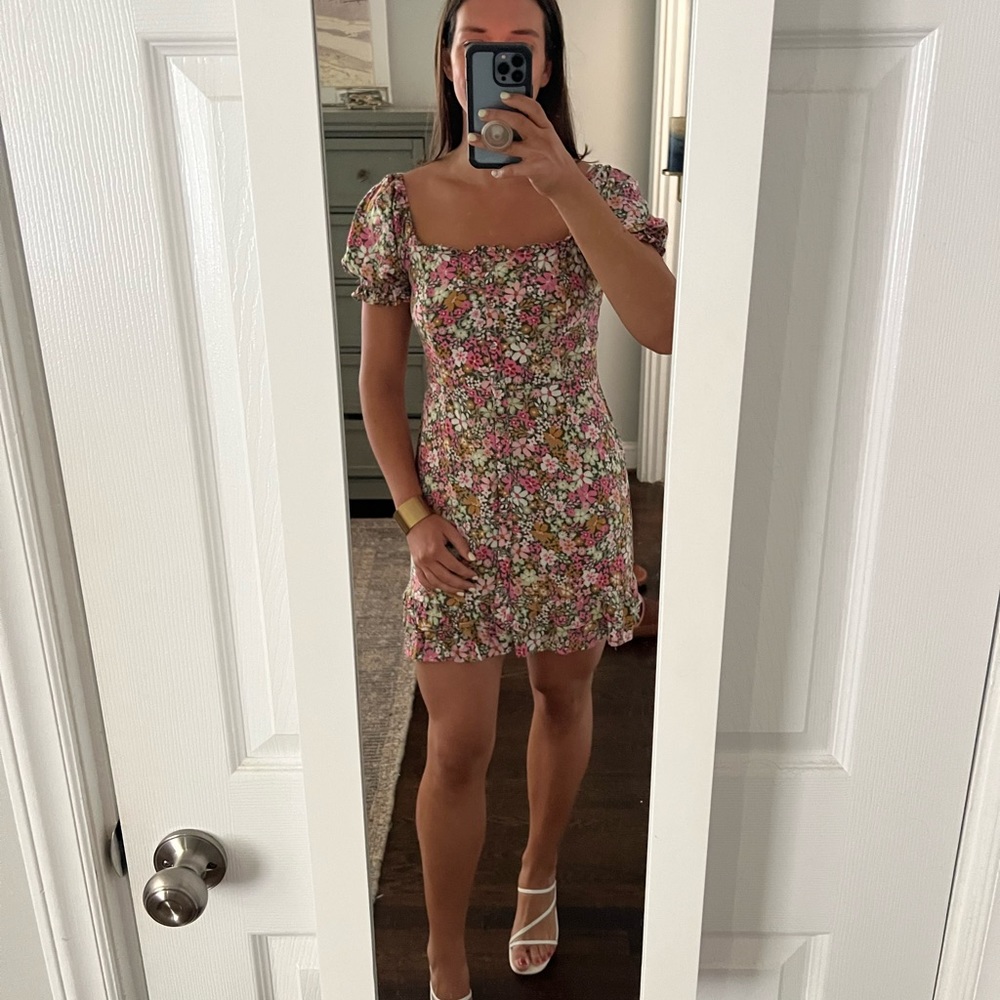 Lost + Wander puff sleeve floral mini
